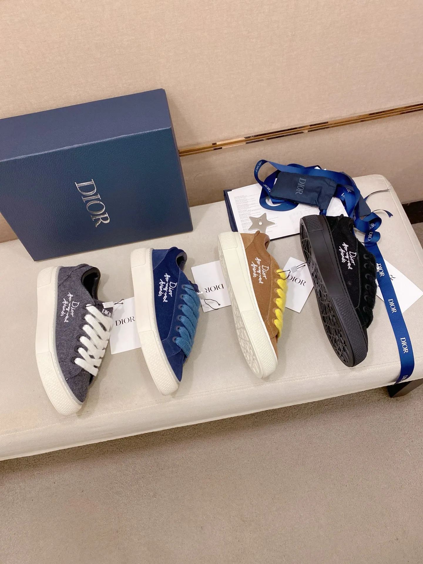 Factory price: 300 Men's shoes 💰[Dior·Dior] Top 🔍Couple style 💏🔍New casual sports style couple shoes, new four-season design, perfect workmanship, lace-up lazy style to create cabinet quality, upper: imported first-layer cowhide, sheepskin lining is soft and comfortable, ultra-light TPU wear-resistant outsole, simple, versatile fashion men's shoes, excellent color code number 35--44